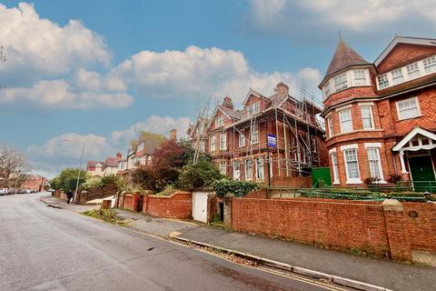 1 bedroom flat for sale, Southfields Road, Eastbourne, East Sussex, BN21