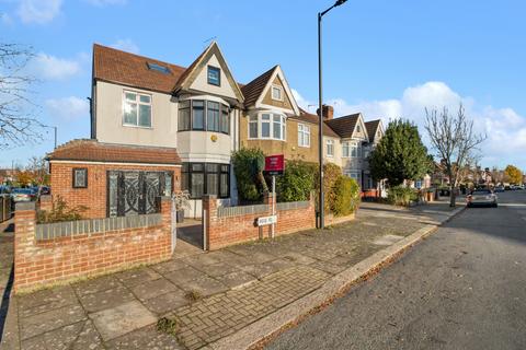 3 bedroom end of terrace house for sale, Ridge Road, Winchmore Hill, N21