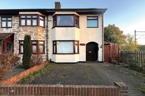 3 bedroom end of terrace house for sale, 15 Thames Close, Rainham