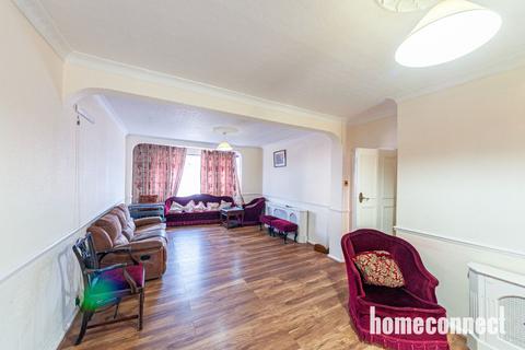 3 bedroom terraced house for sale, Westrow Drive, Barking