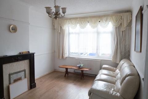 3 bedroom terraced house to rent, Farmway, Dagenham