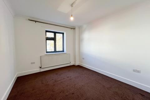 1 bedroom flat to rent, Petal Court, St Martins Avenue, E6