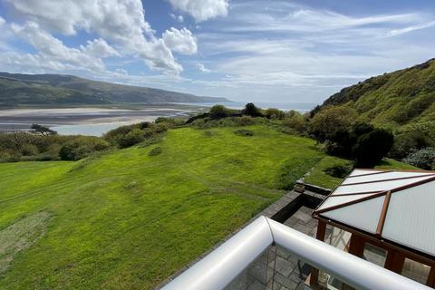 3 bedroom detached house for sale, Caefadog Fach, Panorama Road LL42 1DQ