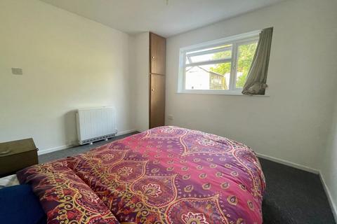 24 Llwyn Ynn, Talybont, LL43 2AL