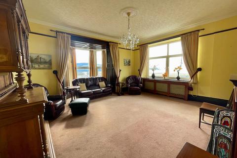 2 bedroom flat for sale, Flat 4, St. Davids Court, St. Johns Hill, Barmouth, LL42 1AF