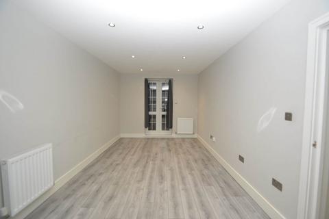 2 bedroom apartment to rent, KENLEY