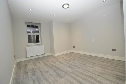 2 bedroom apartment to rent, KENLEY