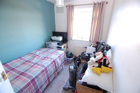 3 Kidderminster Way, Chadderton, Oldham, OL9 0RJ