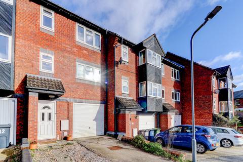 3 bedroom terraced house for sale, The Pentlands, Buckinghamshire HP13