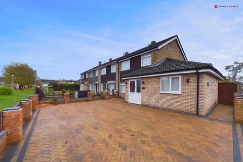 4 bedroom end of terrace house for sale, Beeson Close, St. Neots PE19