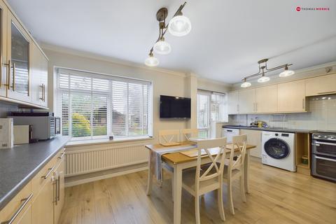 4 bedroom end of terrace house for sale, Beeson Close, St. Neots PE19