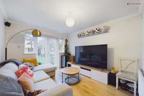 4 bedroom end of terrace house for sale, Beeson Close, St. Neots PE19