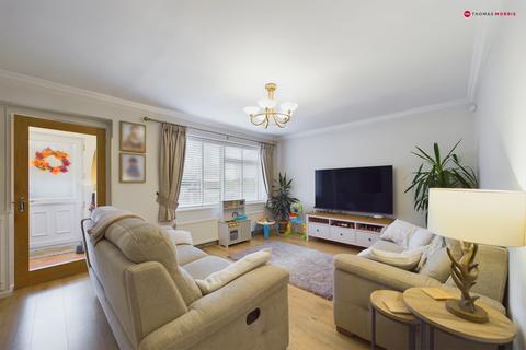 4 bedroom end of terrace house for sale, Beeson Close, St. Neots PE19