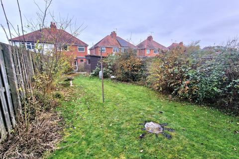 2 bedroom semi-detached house for sale, St. Nicholas Avenue, Warwickshire CV8