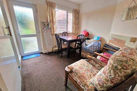 2 bedroom semi-detached house for sale, St. Nicholas Avenue, Warwickshire CV8