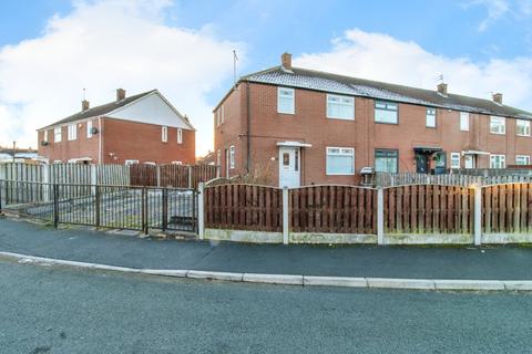 3 bedroom end of terrace house for sale, Newlands Crescent, Leeds LS27