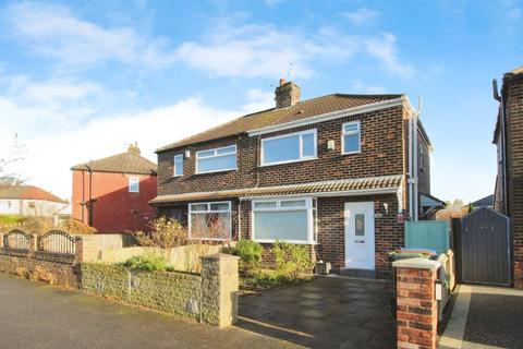 3 bedroom semi-detached house to rent, Dumbarton Road, Stockport SK5