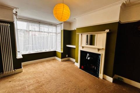 3 bedroom end of terrace house to rent, Raby Road, South Yorkshire DN2