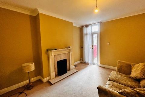 3 bedroom end of terrace house to rent, Raby Road, South Yorkshire DN2