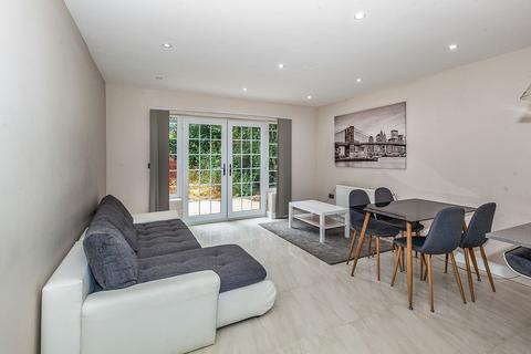 4 bedroom semi-detached house to rent, Blays Lane, Egham TW20