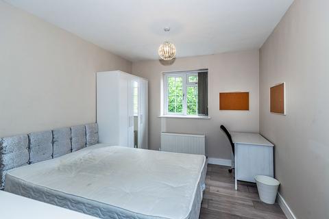 4 bedroom semi-detached house to rent, Blays Lane, Egham TW20