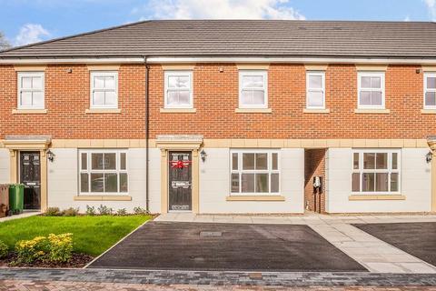 3 bedroom terraced house to rent, Radcliffe Court, West Yorkshire WF1