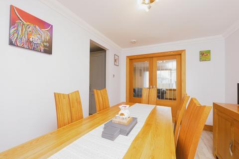 22 Abbotsford Crescent, Strathaven, ML10 6EQ