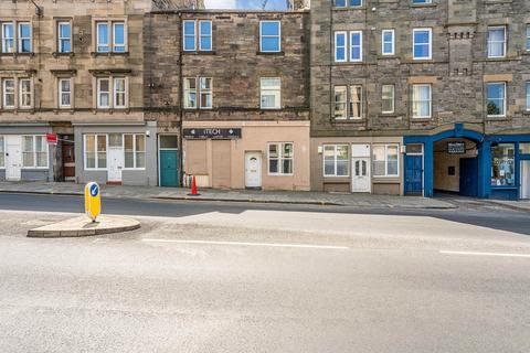 Studio to rent, St. Leonards Street, Edinburgh EH8