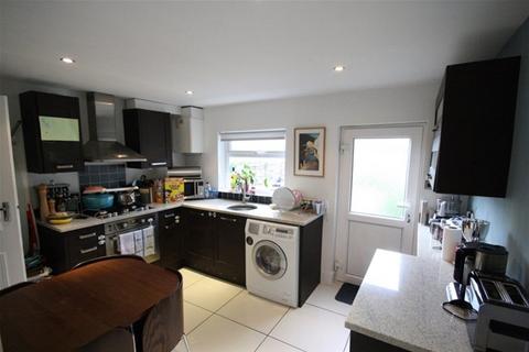 2 bedroom house to rent, Victoria Road, Berkhamsted