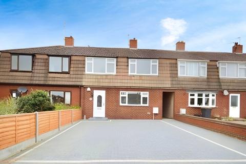 3 bedroom terraced house to rent, Cornish Crescent, Warwickshire CV10