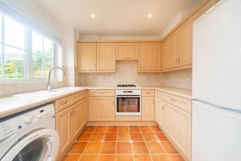 4 bedroom terraced house to rent, W7