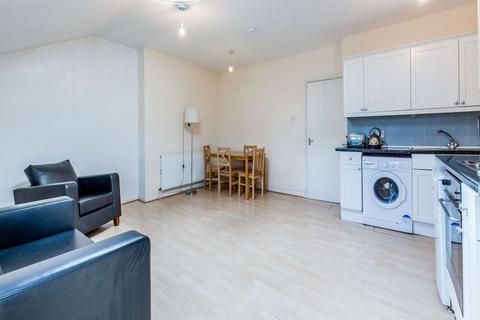 2 bedroom flat to rent, E8