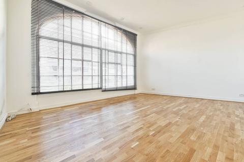 2 bedroom flat to rent, Wandsworth Bridge Road, South Park, London, SW6