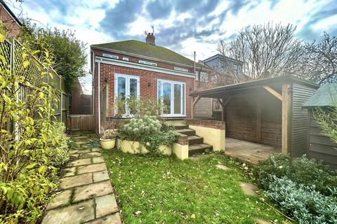 4 bedroom semi-detached house for sale, Farley Road, Margate