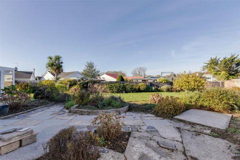 2 bedroom detached bungalow to rent, Heol Llangan, Rhiwbina, Cardiff