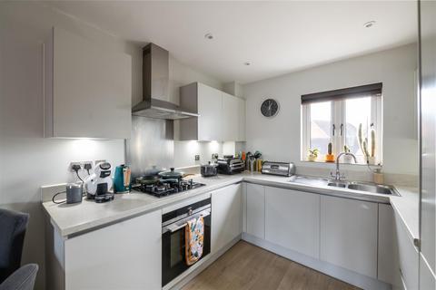 1 bedroom flat for sale, Brocklehurst Way, Brambling Court, Horley