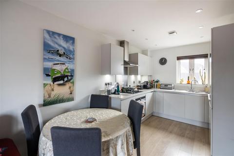 1 bedroom flat for sale, Brocklehurst Way, Brambling Court, Horley