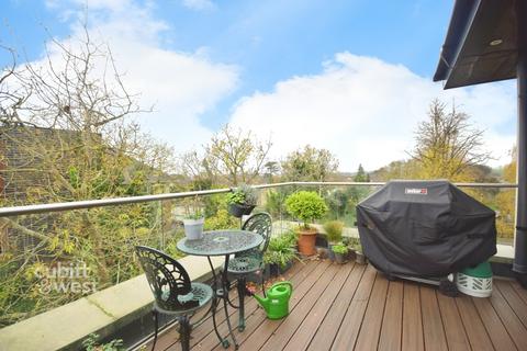 2 bedroom penthouse to rent, London Road Reigate RH2