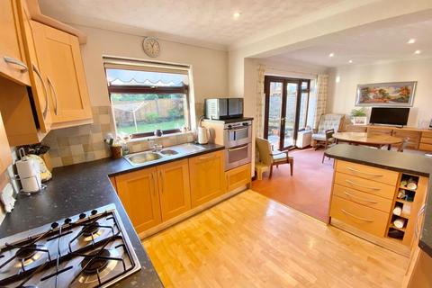 4 bedroom detached house for sale, Freshfield Drive, Macclesfield