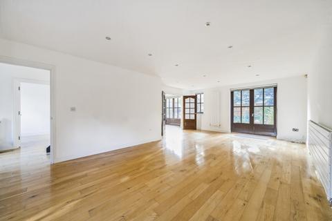 5 bedroom house to rent, Oaks Avenue London SE19