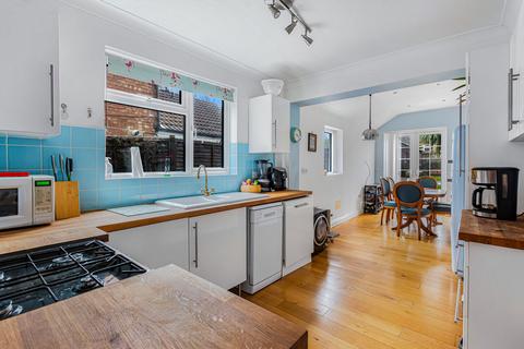 59 Queens Walk, Peterborough, PE2 9AN