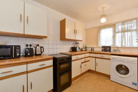 3 bedroom ground floor maisonette for sale, Kings Close, Leyton