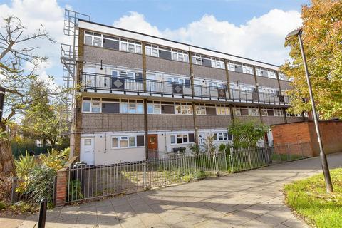 3 bedroom ground floor maisonette for sale, Kings Close, Leyton