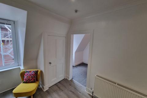 2 bedroom flat to rent, Tarvit Street, Tollcross, Edinburgh, EH3