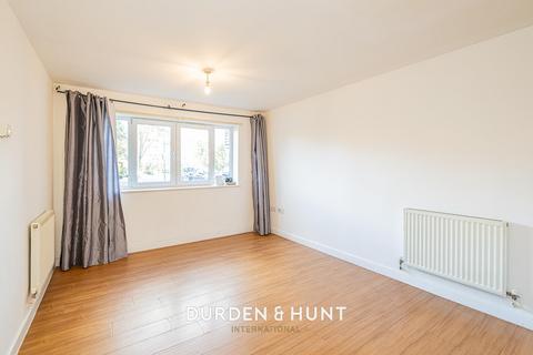 1 bedroom apartment for sale, Cannock Court, Hawker Place, Walthamstow E17