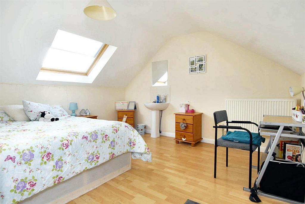 Bedroom 2 (8).jpeg