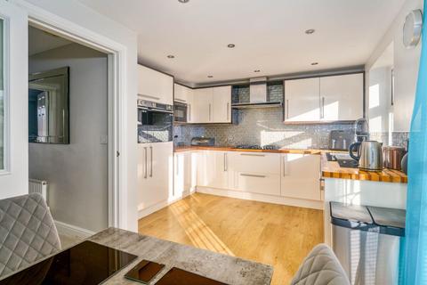 5 bedroom townhouse for sale, Drighlington BD11