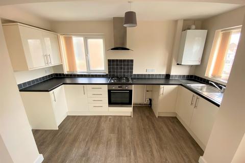 2 bedroom flat to rent, Carr Street, Preston PR5