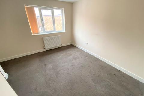 2 bedroom flat to rent, Carr Street, Preston PR5