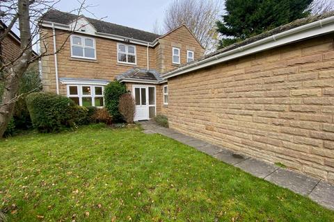 4 bedroom detached house to rent, Longcroft, Almondbury